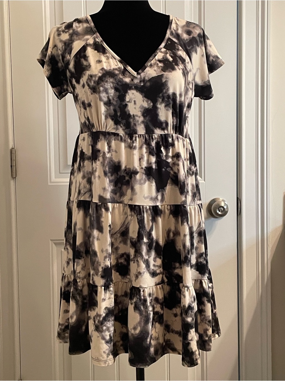 LOVE, FIRE Black and Cream Tie-Dye V-Neck Tiered Dress
